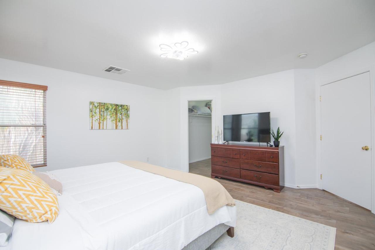 Stylish Home Phoenix - Low Rates Now! Экстерьер фото